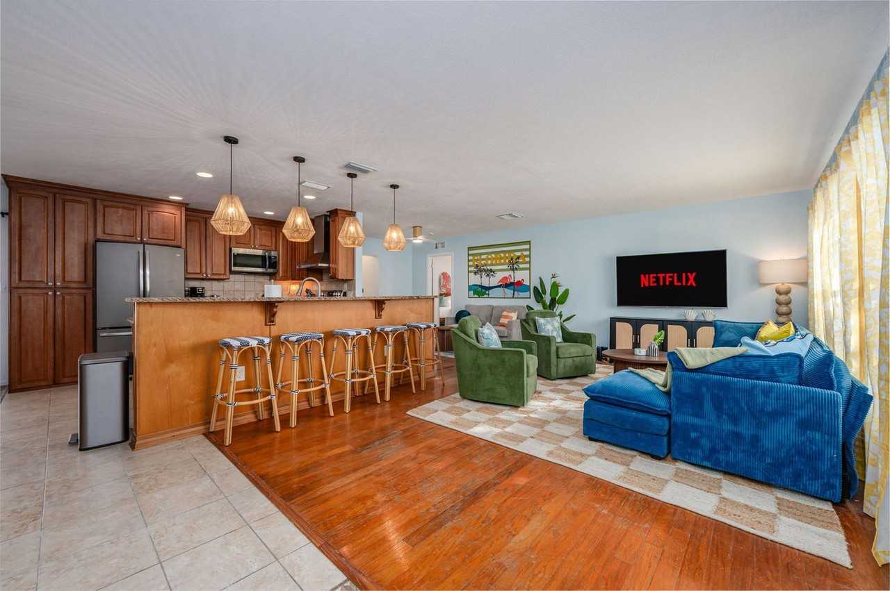 11176 110th Way #1286897P - Photo 2 of 50