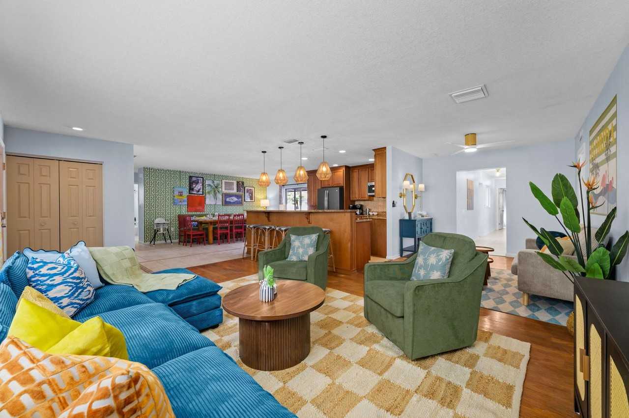 11176 110th Way #1286897P - Photo 3 of 50