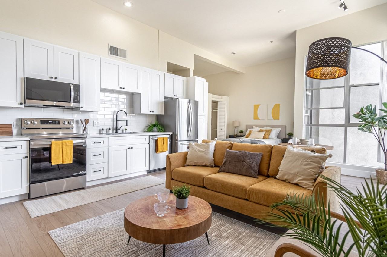 555 Front St #1288263P - Photo 2 of 38