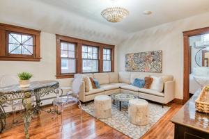 featured image of 3073 Fairmount Blvd
