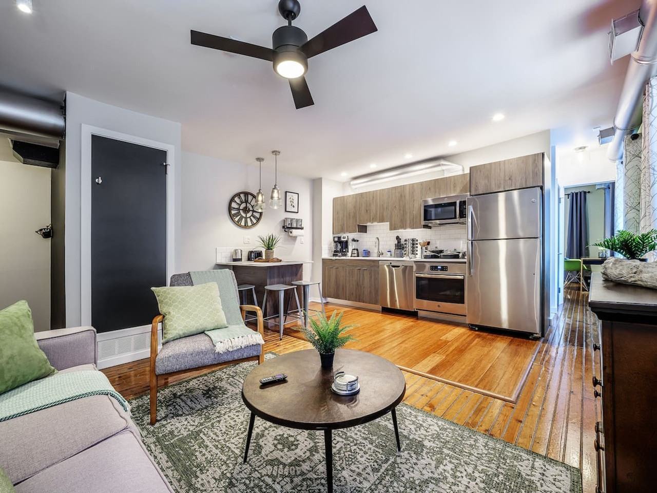 219 Vine St #1289447P - Photo 2 of 21