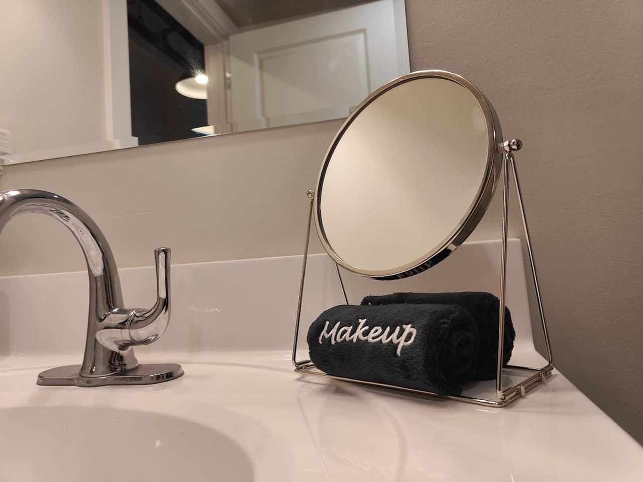 200 W Roberts Ave #1289455P - Photo 7 of 24