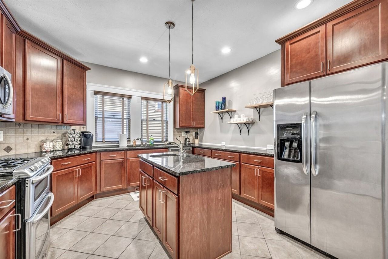 1501 East 105th Street - Photo 5 of 47