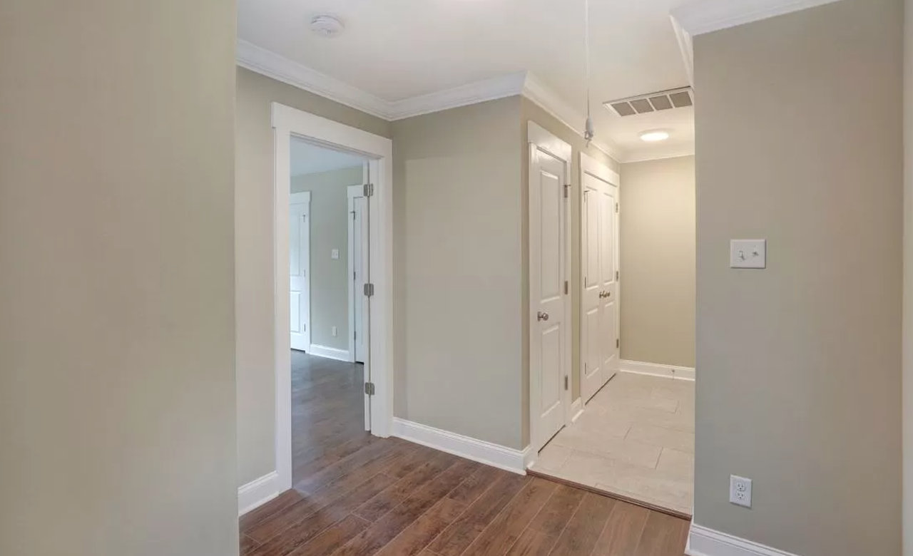 3104 Lincoln St - Photo 5 of 32