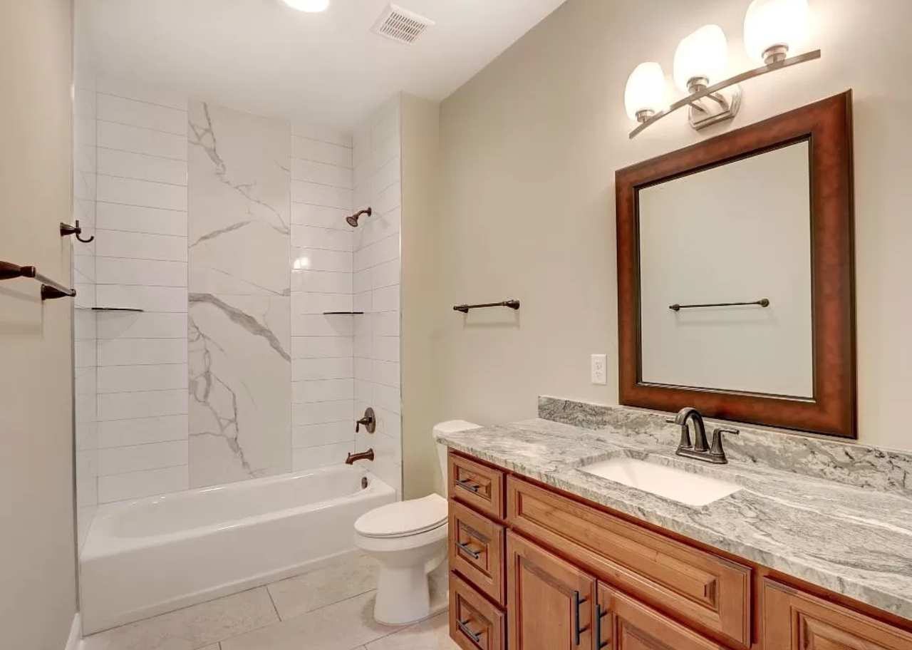 3104 Lincoln St - Photo 6 of 32