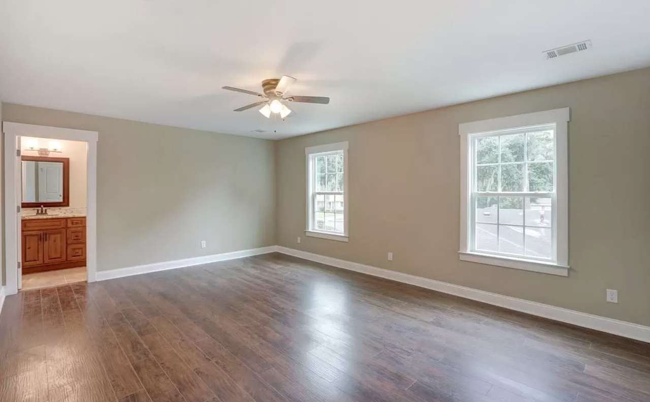 3104 Lincoln St - Photo 4 of 32