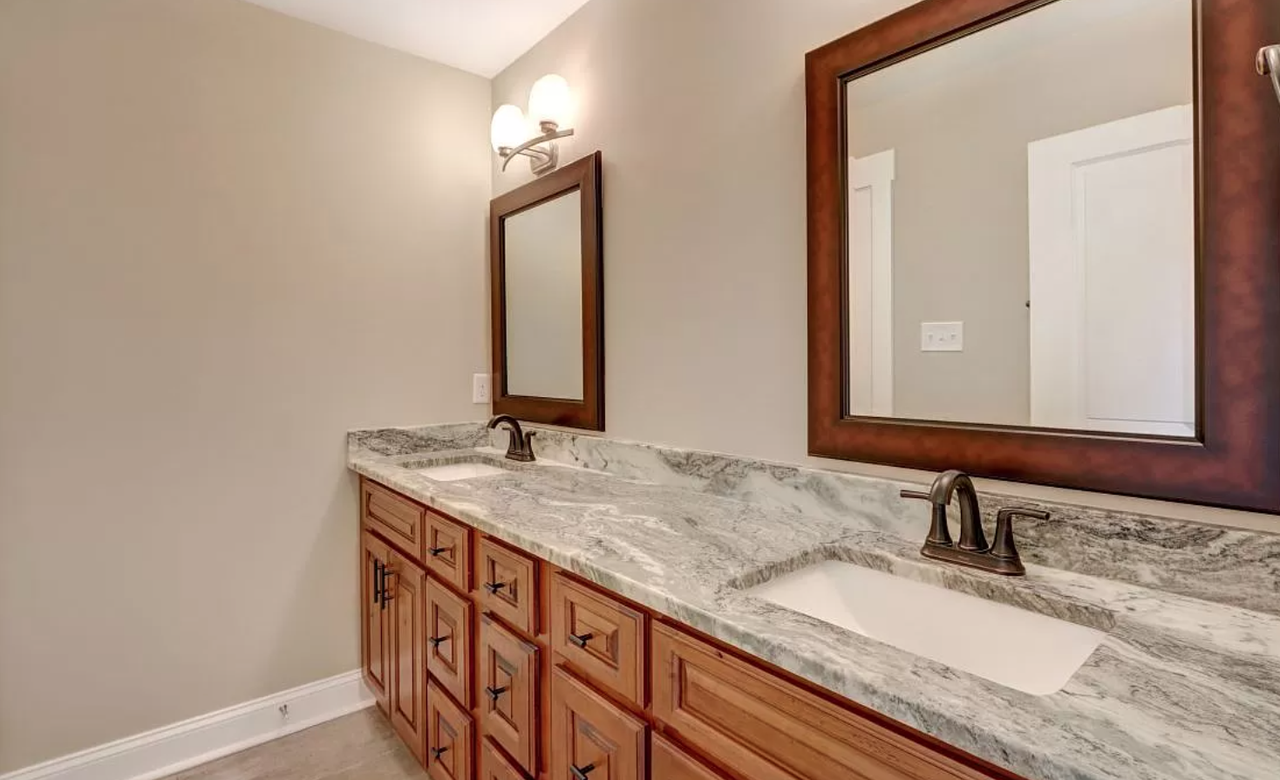 3104 Lincoln St - Photo 7 of 32