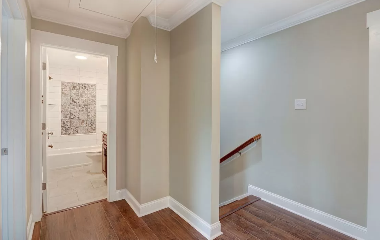 3104 Lincoln St - Photo 5 of 32