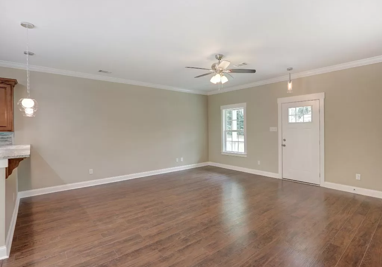 3104 Lincoln St - Photo 2 of 32