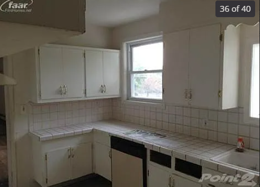 1426 Clancy Ave - Photo 6 of 37