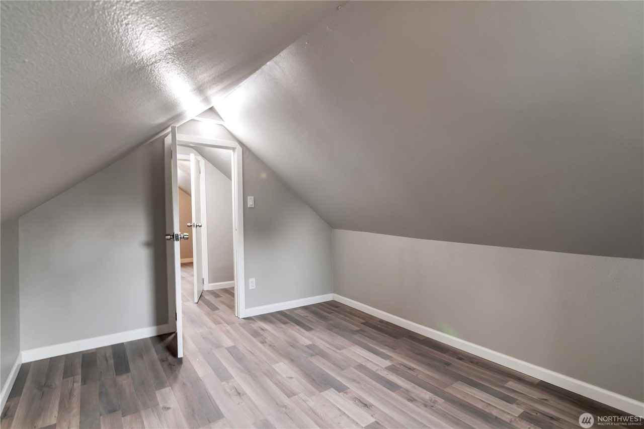 730 S Elmgrove St - Photo 5 of 11