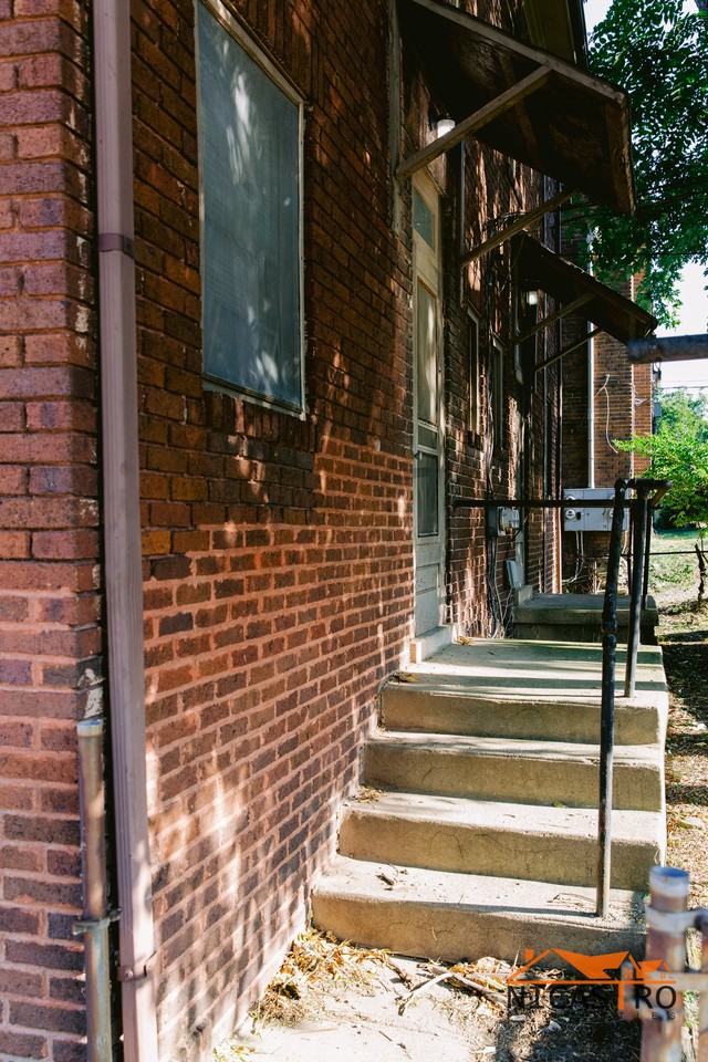 1638 Indianola Ave - Photo 6 of 50