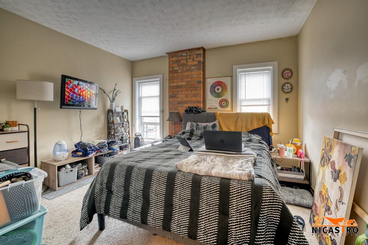 245 Collins Ave - Photo 7 of 50