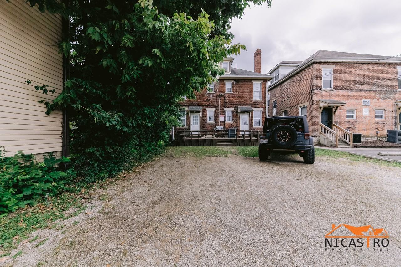 138 East 11th Avenue - Photo 3 of 50