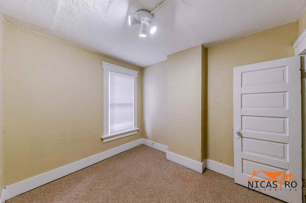 138 E 11th Ave - Photo 4 of 50