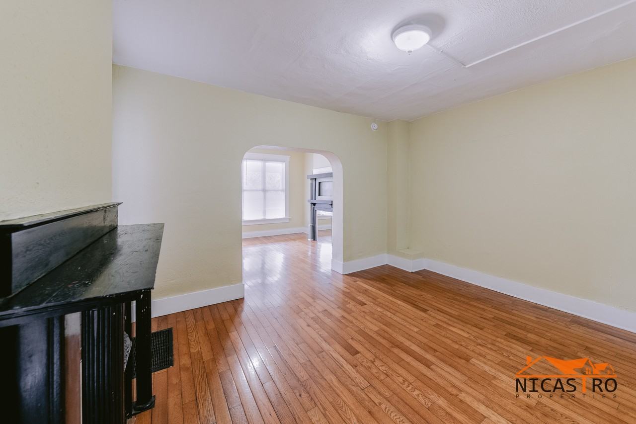 138 E 11th Ave - Photo 6 of 50