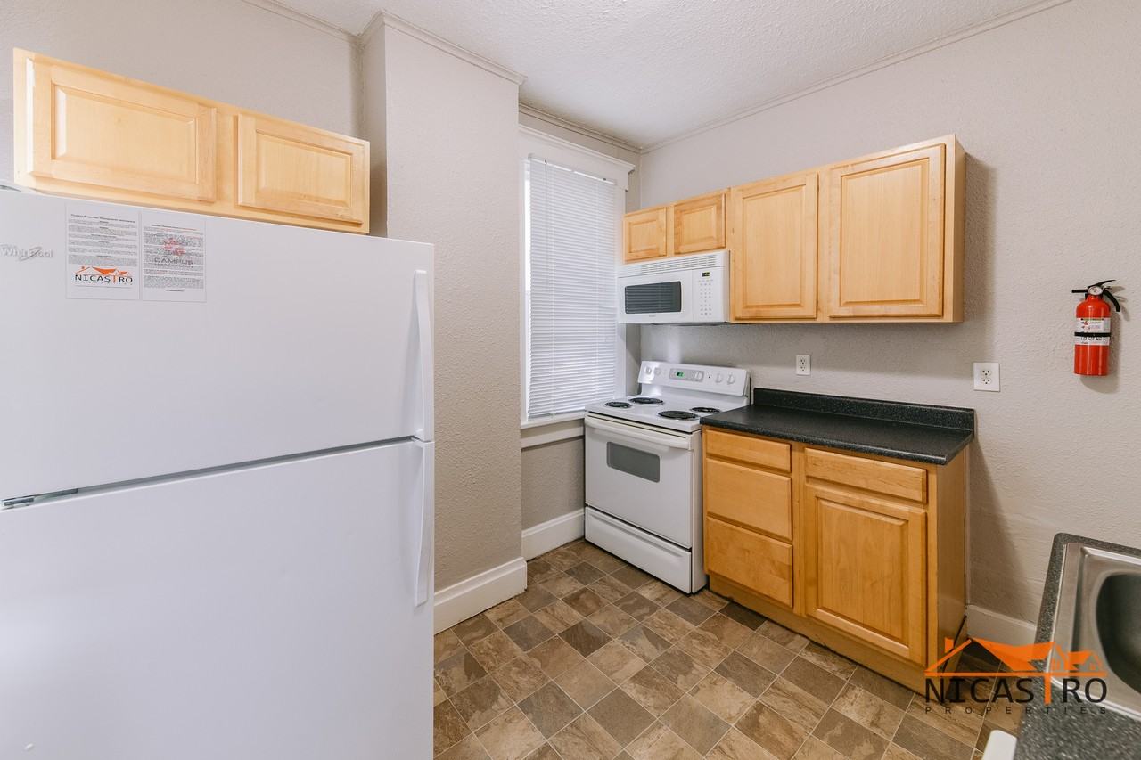 138 E 11th Ave - Photo 4 of 50