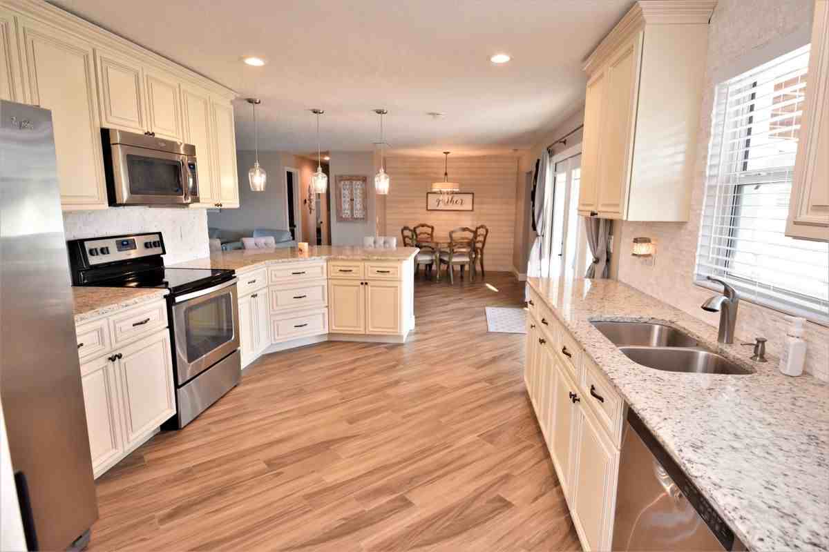 1495 Hannah Dr - Photo 5 of 22