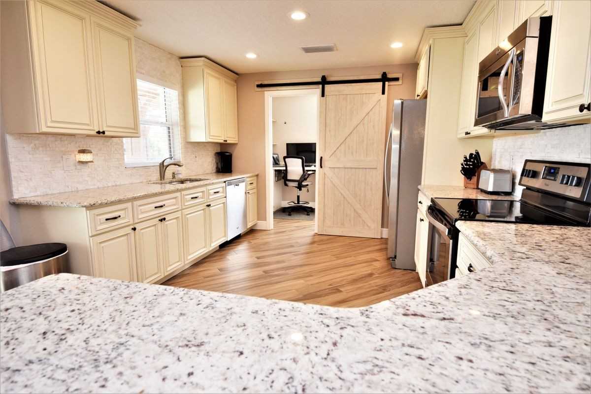 1495 Hannah Dr - Photo 6 of 22