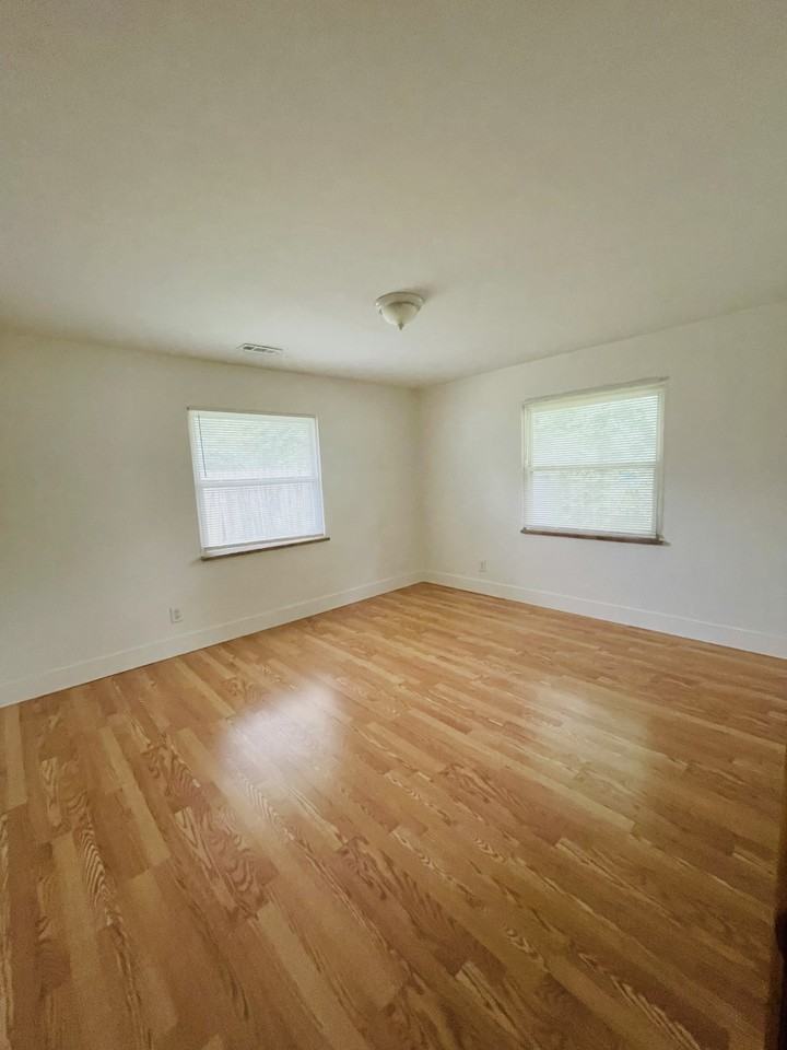 209 E Home St #209 - Photo 7 of 17