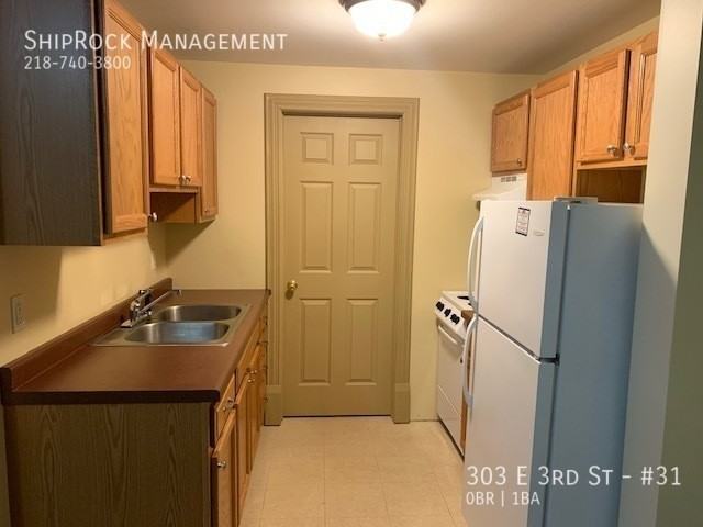 303 E 3rd St #31 - Photo 2 of 5