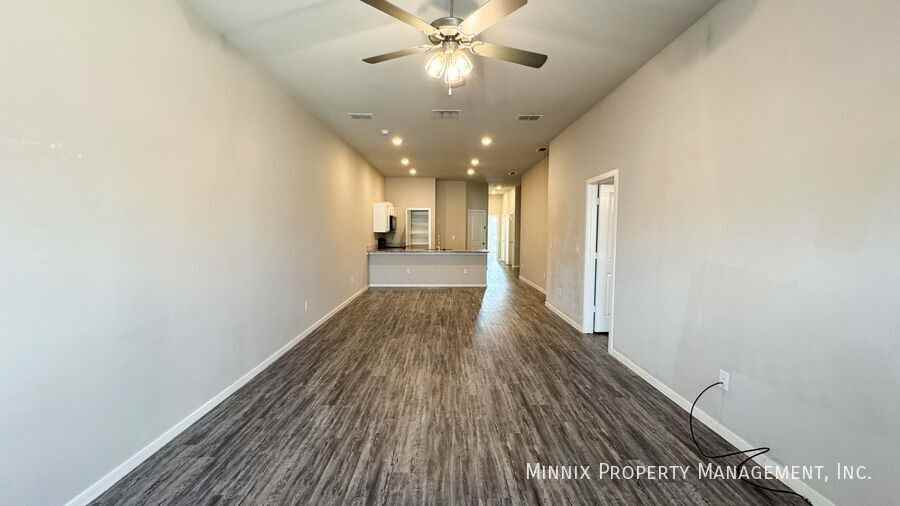 2122 N Avenue J #A - Photo 3 of 24