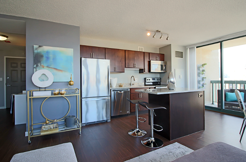 75 W Superior St - Photo 4 of 20