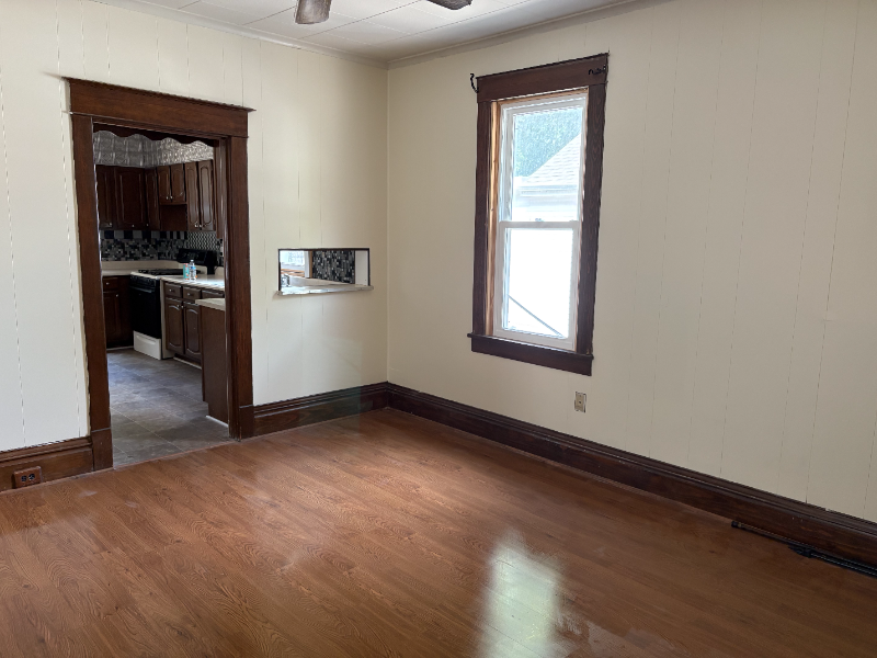 138 Spring St - Photo 3 of 16