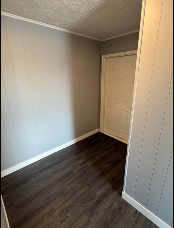 112 1/2 W Main St #6 - Photo 3 of 5