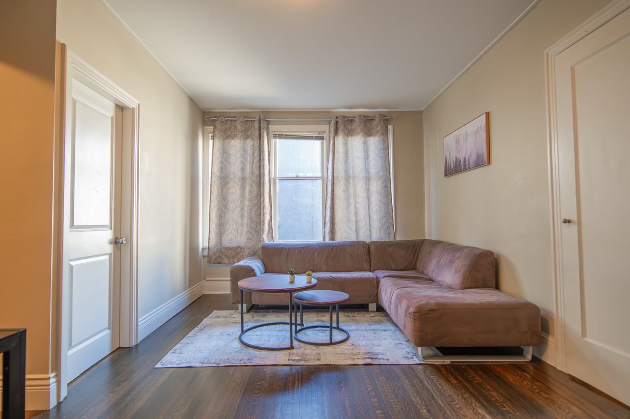 935 Jervis Street #14 - Photo 2 of 17