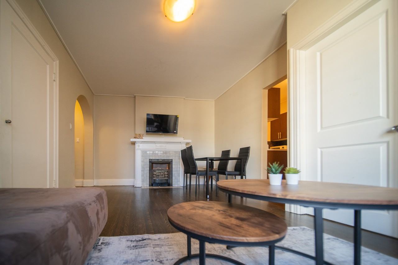 935 Jervis Street #14 - Photo 4 of 17