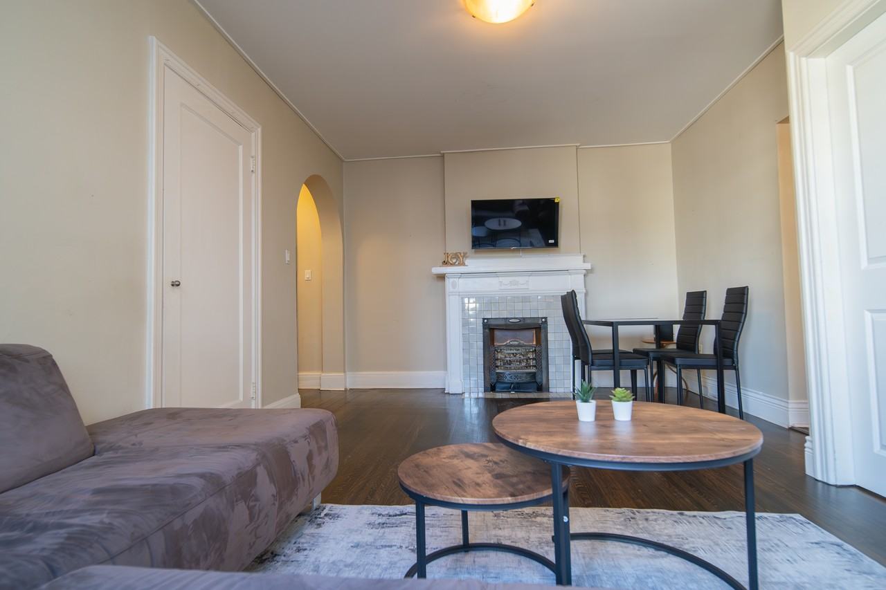 935 Jervis Street #14 - Photo 6 of 17