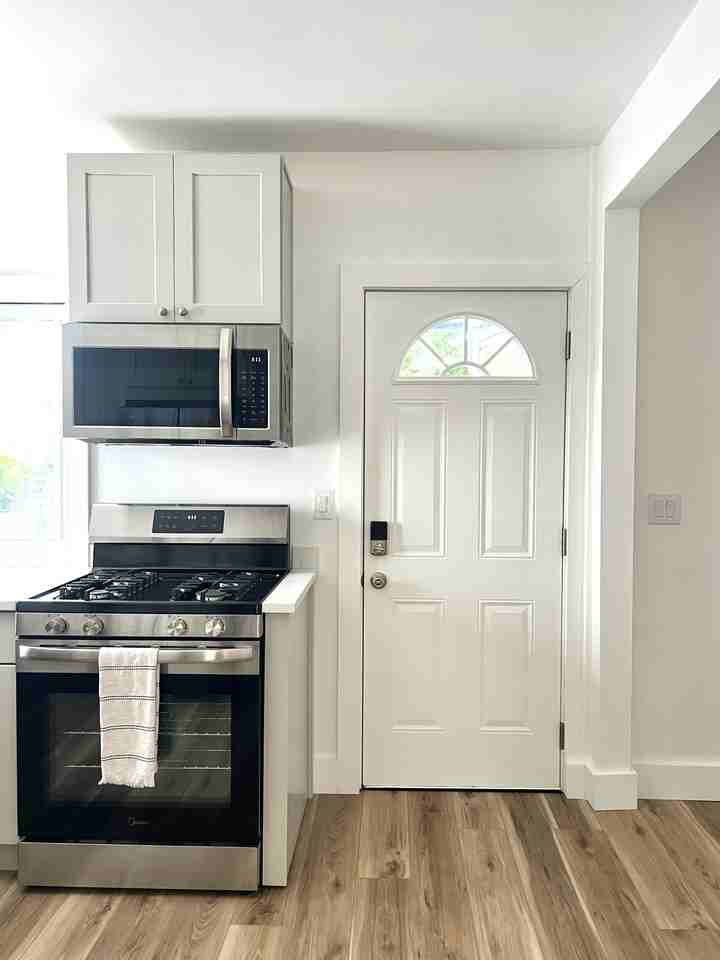 525 Midland St - Photo 4 of 25