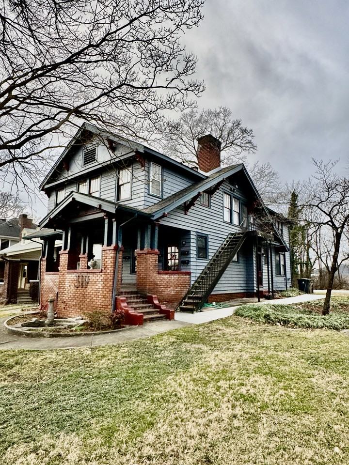 319 E Scott Ave #1 - Photo 2 of 15