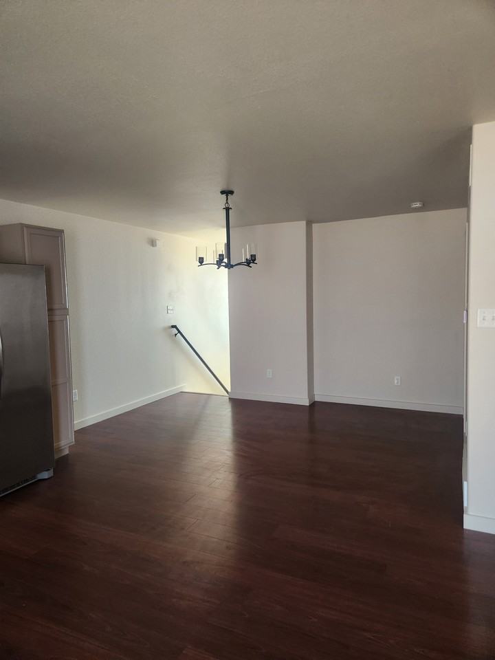 299 W Palomar Bay #299 - Photo 2 of 16