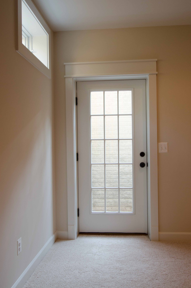 1606 Simmons Court - Photo 7 of 8