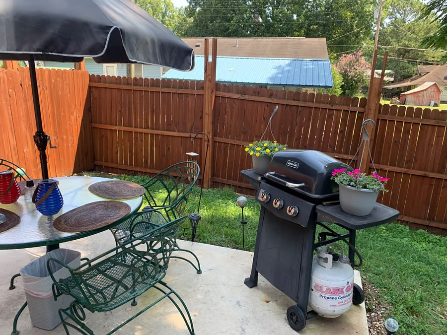 202 202/204 Elliot Way #B - Photo 2 of 25