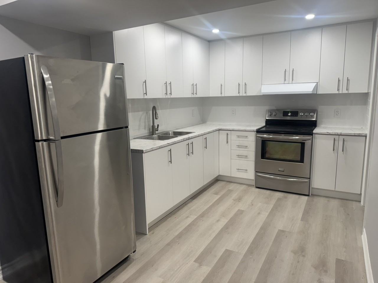 139 James St - Photo 2 of 8