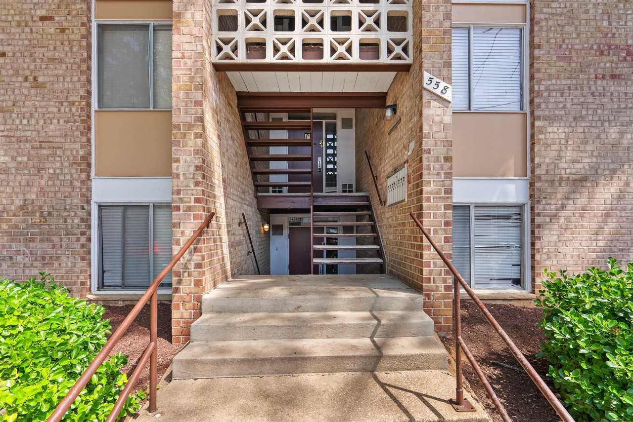 558 Wilson Bridge Dr #D1 - Photo 5 of 12