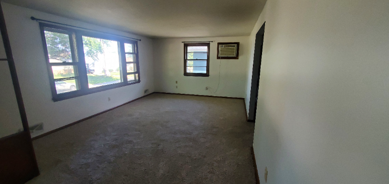 5231 7th St Ne - Photo 4 of 6