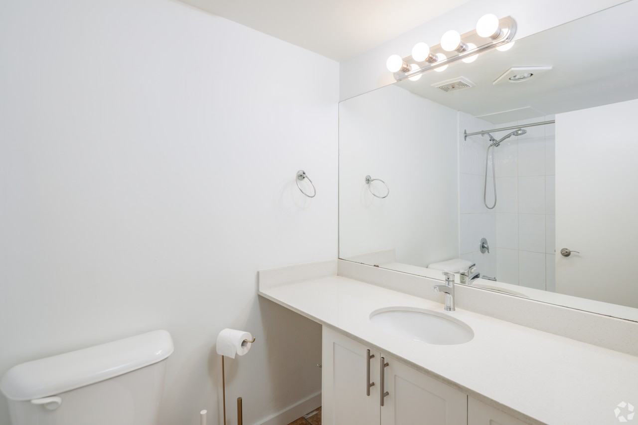 2336 York Avenue #301