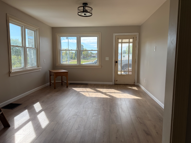 6598 North St #D - Photo 2 of 9