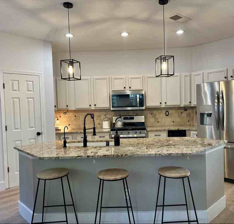 10215 Marin Dr Nw - Photo 3 of 16