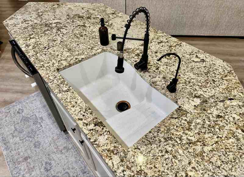 10215 Marin Dr Nw - Photo 6 of 16