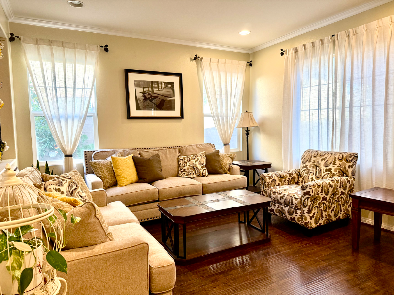 13652 Perry Ann Circle - Photo 3 of 6