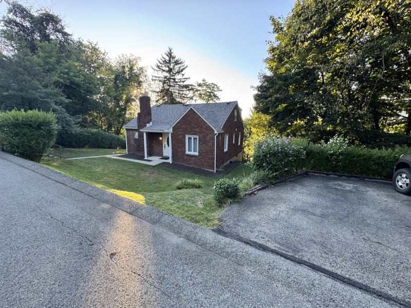 129 Terrace Ct - Photo 3 of 20