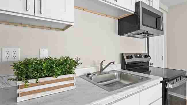 W 39th St - Photo 2 of 4