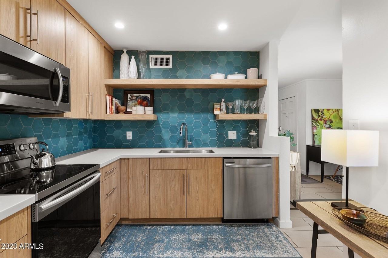 4201 E Camelback Rd #56