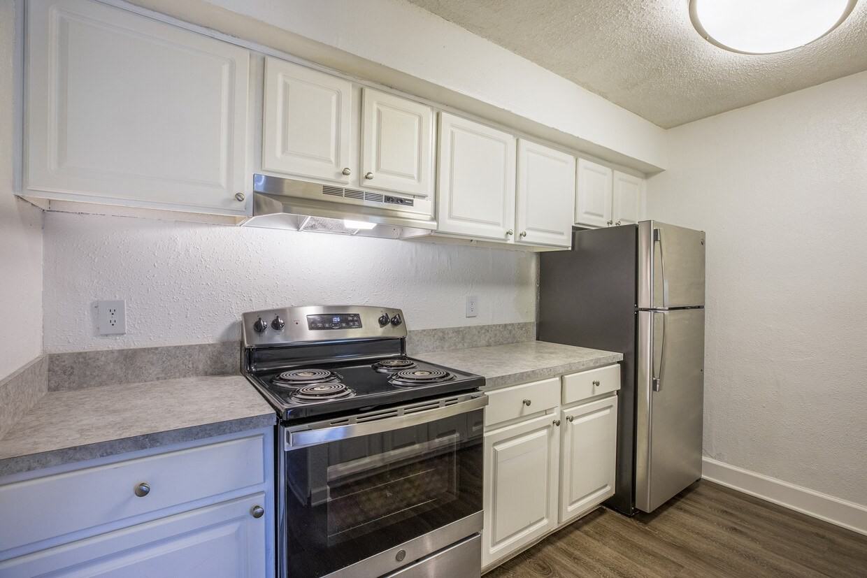 Reserve at Lakeland Apartment Homes - Photo 5 of 35