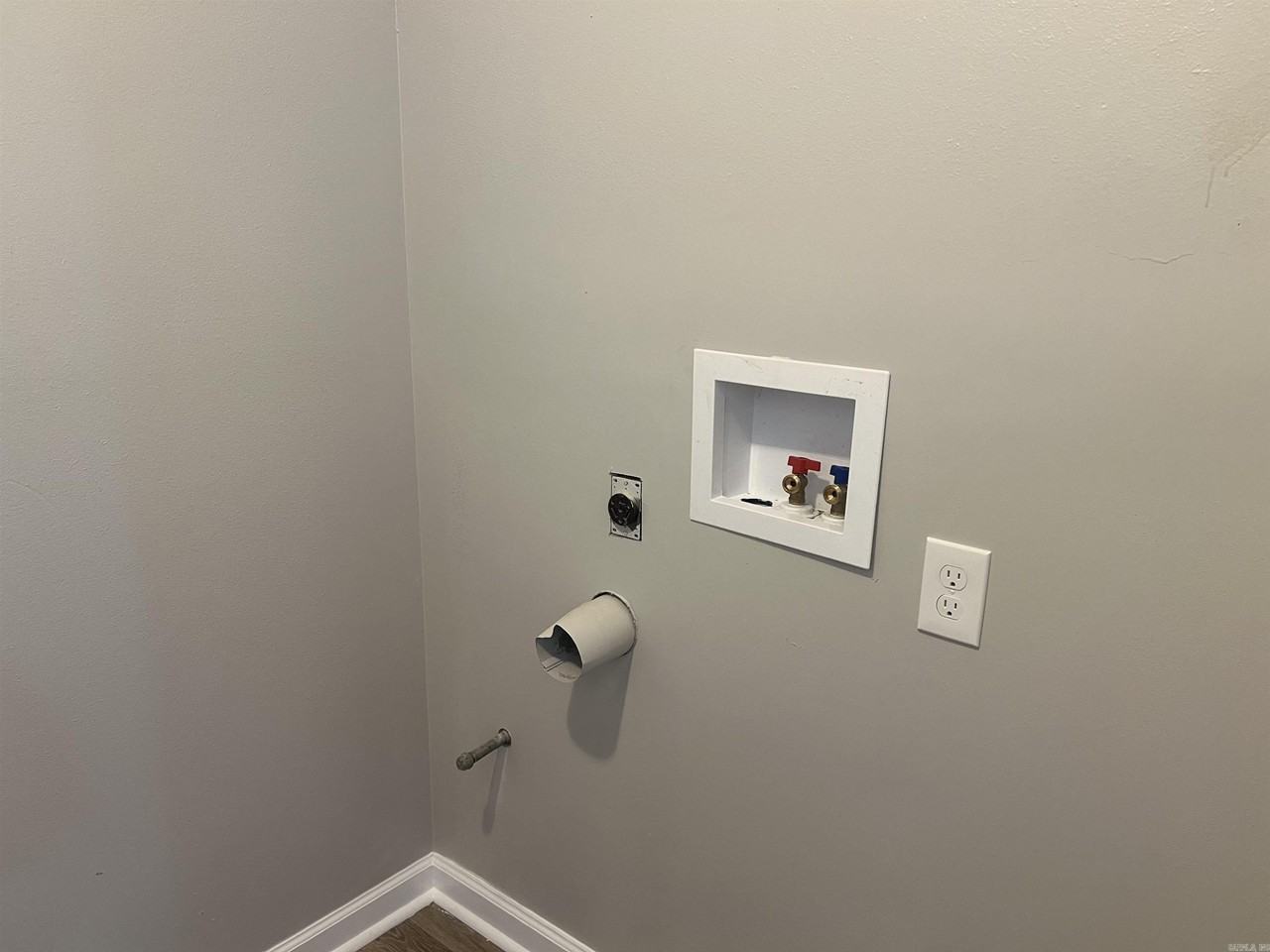 9605 Wilderness Rd - Photo 6 of 17